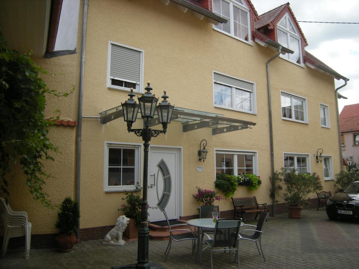 Weingut Und Gaestehaus Henrici Friesenheim is an Ortsgemeinde Exteriör bild